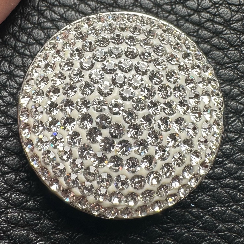 Magnolia and Vine 30mm Grand Dazzle Clear Snap